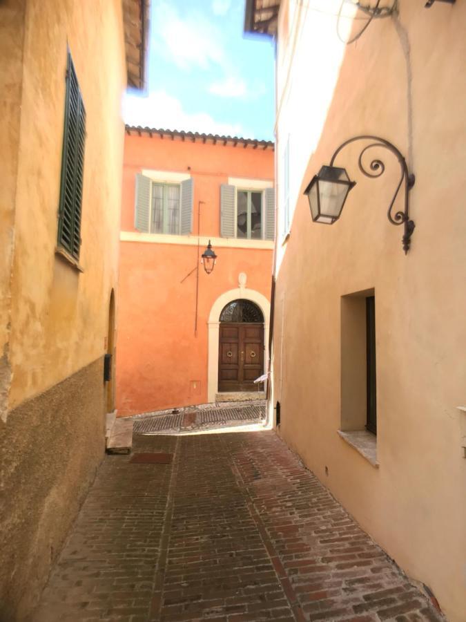 Camere Della Vecchia Posta Trevi Exterior photo